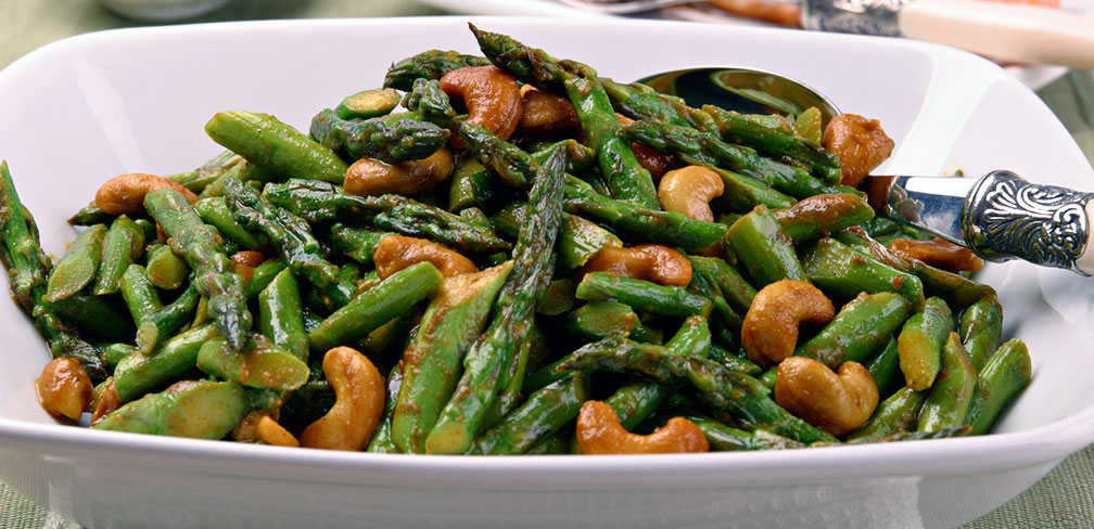 Curried Asparagus with Cashews